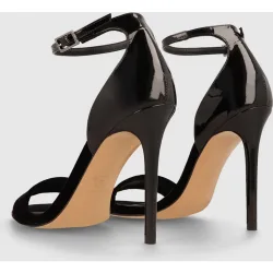 Sandalias de tacón de mujer combinadas en terciopelo y charol