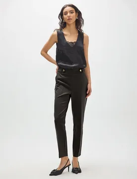 Pantalón recto de mujer pieza lateral y cintura con snap - Lola Casademunt - FashionsVida