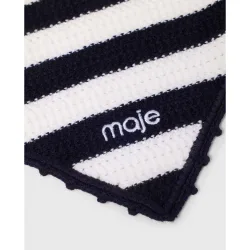 Bandana triangular femenina de ganchillo a rayas con lazos