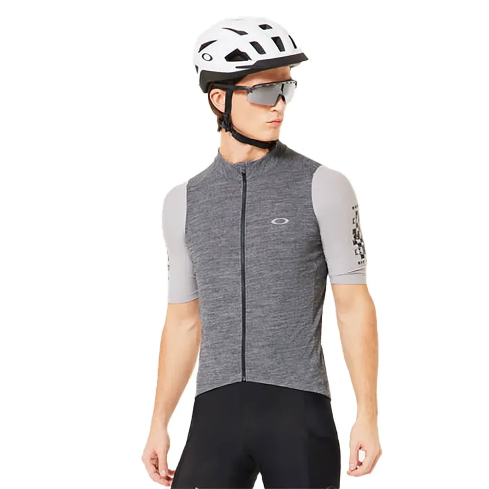 Apparel Maglia A Maniche Corte Off Grid 2.0 Blackout - Oakley - FashionsVida