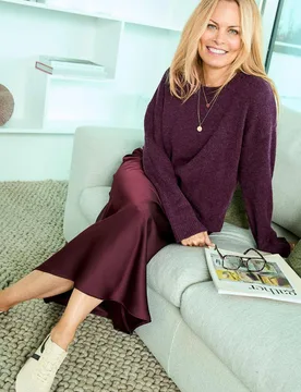 Women's Soft Relaxed jumper in Wine Size: 14 - Wine - Size: 14 - Cotton Traders - FashionsVida