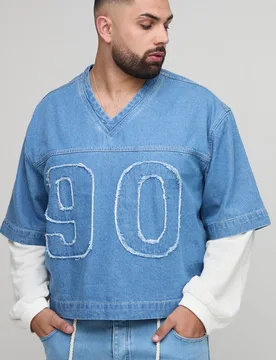 Herren Plus Oversized Boxy Denim Varsity Top Mit Fake-Layer-Applikation Light Blue Größe 3XL - boohooMAN - FashionsVida