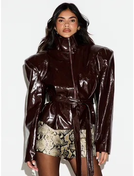 Chaqueta de cuero sintético con cinturón, cuello alto, cierre de cremallera y hombros estructurados, prenda de abrigo para otoño e invierno S - Shein - FashionsVida