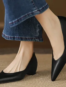 Zapatos planos de punta puntiaguda de color marrón vintage para mujer, nuevos zapatos de plataforma de tacón de cuña con bloqueo de color francés - Shein - FashionsVida