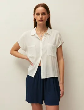 Camisa de mujer en tejido bambula con cuello camisero y manga corta - System Action - FashionsVida