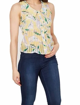 Women's Sleeveless Floral Pleated Blouse in Yellow Size: 8 - Yellow - Size: 8 - Cutie London - FashionsVida