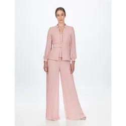 Conjunto de mujer de chaqueta, top y pantalón plisado