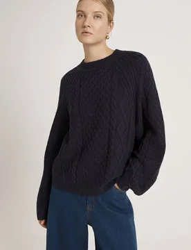 Women's Ellie Crew Neck Knitted Jumper in Dark Navy Size: 10 - Dark Navy - Size: 10 - Finery London - FashionsVida