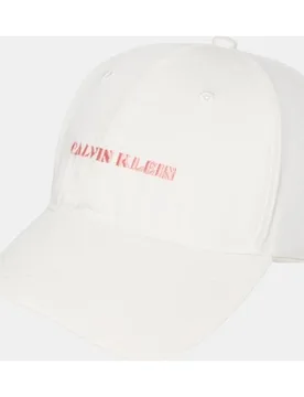 Gorra con logo bordado en contraste - Calvin Klein - FashionsVida