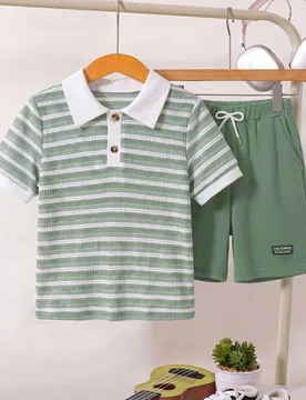 Conjunto de top de manga corta y pantalones cortos para niños preadolescentes, color beige y azul marino, estilo casual minimalista con bloques de co - Shein - FashionsVida