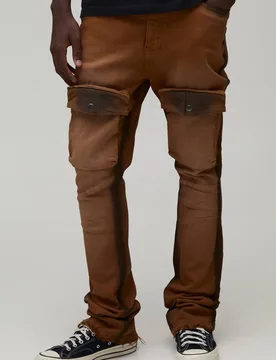 Herren Schmal Geschnittene Gestapelte Ausgestellte Cargohose Mit Mehreren Taschen, Distressed-Details Und Spray-Waschung Khaki Größe 32 - boohooMAN - FashionsVida