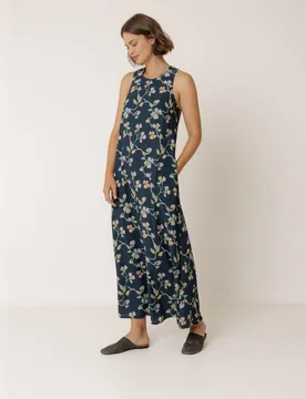 Indi & Cold - Vestido largo cuello pico sin manga - Indi & Cold - FashionsVida