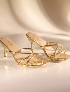 Nuevas sandalias de tacón alto de cuero para mujer de talla grande, cómodas, minimalistas, con diseño cruzado, punta abierta y punta cuadrada, vers - Shein - FashionsVida