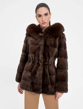 Abrigo de pelo de mujer de visón con capucha de zorro - De la Roca - FashionsVida