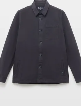 Sobre camisa de hombre lisa y bolsillo en lado izquierdo - Barbour - FashionsVida