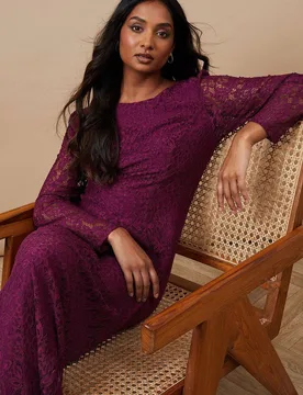 Women's Petite Occasion Lace Cut Out Back Midi Dress in Plum Size: 8 - Plum - Size: 8 - OASIS - FashionsVida