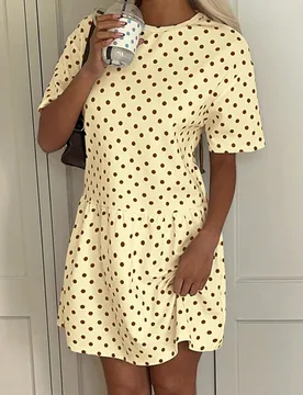 Vestido casual de mini falda con cuello redondo y plisado con lunares para mujer, ideal para citas y vacaciones L - Shein - FashionsVida