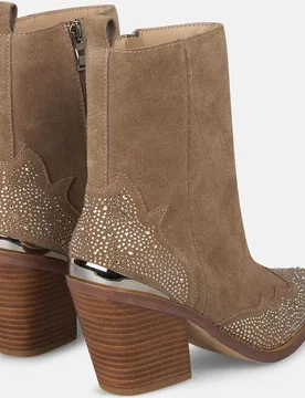 Botines básicos de mujer con tacón y de talles de pedrería - Alma en Pena - FashionsVida