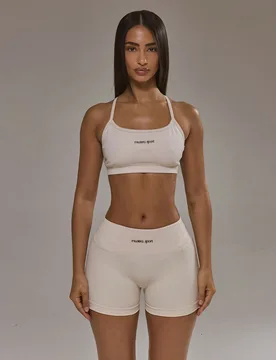 Conjunto deportivo de sujetador deportivo con espalda cruzada y shorts con pliegues en el trasero, conjunto de activewear para pádel, gimnasio, entre - Shein - FashionsVida