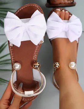 Nuevas sandalias planas de verano de estilo casual y de playa para mujer talla grande, cómodas y minimalistas con puntera redonda, lazo y decoración - Shein - FashionsVida