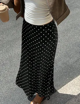 Falda de satén negro con lunares de estilo casual y elegante para mujeres M - Shein - FashionsVida