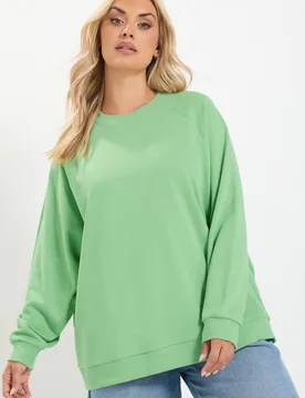 Women's Raglan Oversized Sweatshirt in Green Size: 10-12 - Green - Size: 10-12 - Yours - FashionsVida
