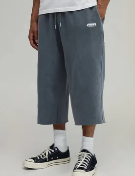 Herren Lange Herren Sport Jeans Hosen-Shorts Washed Charcoal Größe Medium - boohooMAN - FashionsVida
