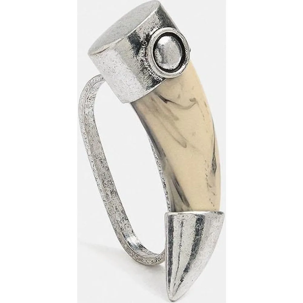 Anillo con forma de cuerno - Parfois - FashionsVida