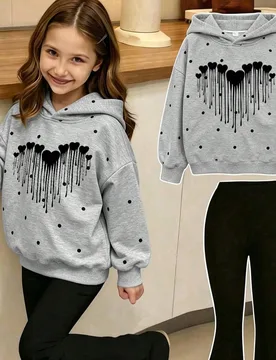 Piezas/Set Conjunto casual para niñas con sudadera con capucha de manga larga gris con estampado de corazón y pantalones acampanados negros, atuendo - Shein - FashionsVida