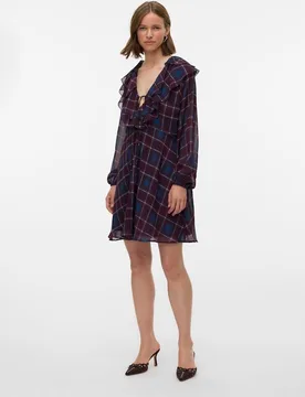 Vestido cuadros con volantes - Vero Moda - FashionsVida