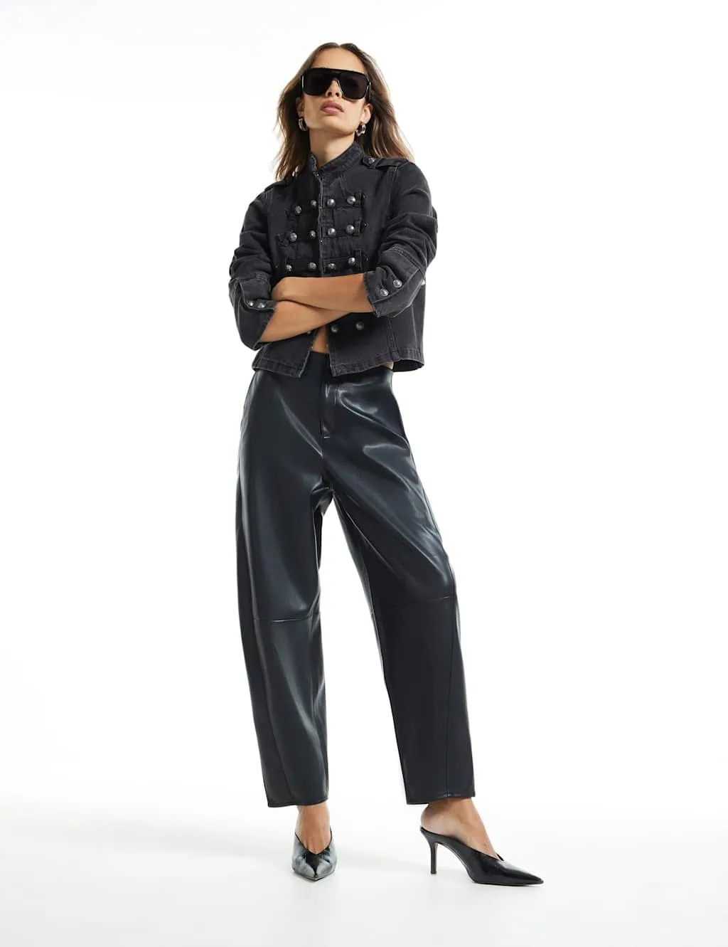 Button Front Barrel Leg Trousers Black female - River Island - FashionsVida