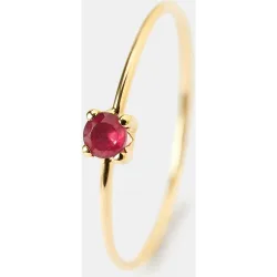 Anillo de oro y rubí tratado