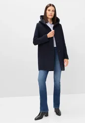 JACKE WOLLE female
