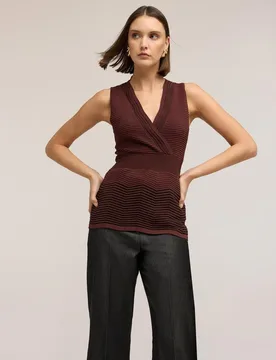 Top de mujer de punto trabajado cuello de pico con motivo cruzado - Motivi - FashionsVida
