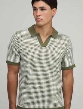 Mens Regular Fit V Neck Houndstooth Knitted Polo - Green - Size 5xl - boohooMAN - FashionsVida