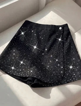 Falda pantalón de mezclilla con botón en la cintura y decoración de strass para mujer talla grande, de moda 2XL - Shein - FashionsVida