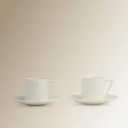 Taza de café con plato redondo con ala Bone China Essential