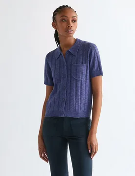 Camisa Polo de mujer en azul con bolsillo - Wrangler - FashionsVida