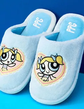 Par de pantuflas azules de peluche, con bordado estereoscópico de letras, suela plana antideslizante, calzado de uso doméstico para mujeres, ideal p - Shein - FashionsVida