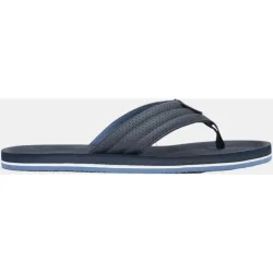 Chanclas acolchadas con acabado perforado