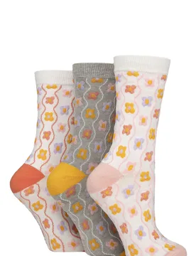 Women's 3 Pair SOCKSHOP Textured Knit Cotton Socks White Flowers 4-8 Women's - Multi Coloured - Size: Small - Wildfeet - FashionsVida