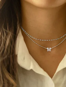 Set de 2 collares con colgante de letra y cadena con cuentas de acero inoxidable, para mujer A - Shein - FashionsVida