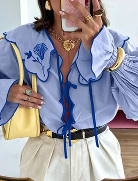 Blusa de mujer talla grande estilo dopamina con mangas acampanadas bordadas y lazo delantero, primavera/verano, adecuada para salidas y atuendos de va - Shein - FashionsVida