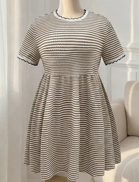 Vestido Camiseta Babydoll Talla Grande para Mujer, Marrón, Cuello Redondo, Casual, Lindo, Estilo Coquette, para Brunch, Cita Formal y Noche de Verano - Shein - FashionsVida
