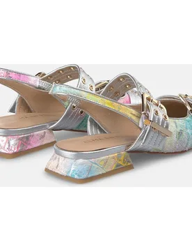 Zapatos de salón de mujer destalonados en piel efecto fantasia con tira ancha con hebillas - Alma en Pena - FashionsVida