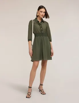Vestido camisero en crepón mezcla lyocell abertura frontal con botones y cremallera cintura con banda elástica - Motivi - FashionsVida