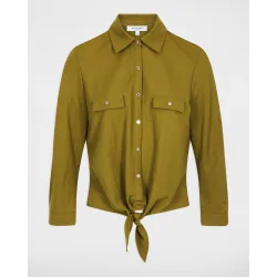 Camisa de mujer anudada con bolsillos