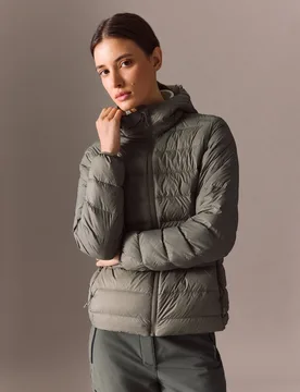 Chaqueta de montaña de pluma de mujer - Mountain PRO - FashionsVida