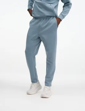 Men's Essential Recovery Pant in Washed Blue, Size Small - HOKA - FashionsVida