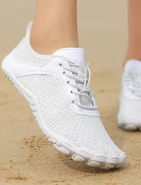 Par de zapatos deportivos de agua transpirables para mujer, zapatos de playa antideslizantes, calcetines de agua de secado rápido, zapatos descalzos - Shein - FashionsVida